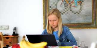 in person learning vs online learning: understanding for parents